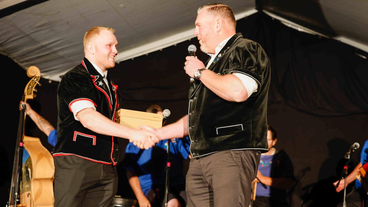 2024_Empfang_Fabio Hiltbrunner_Gratulation